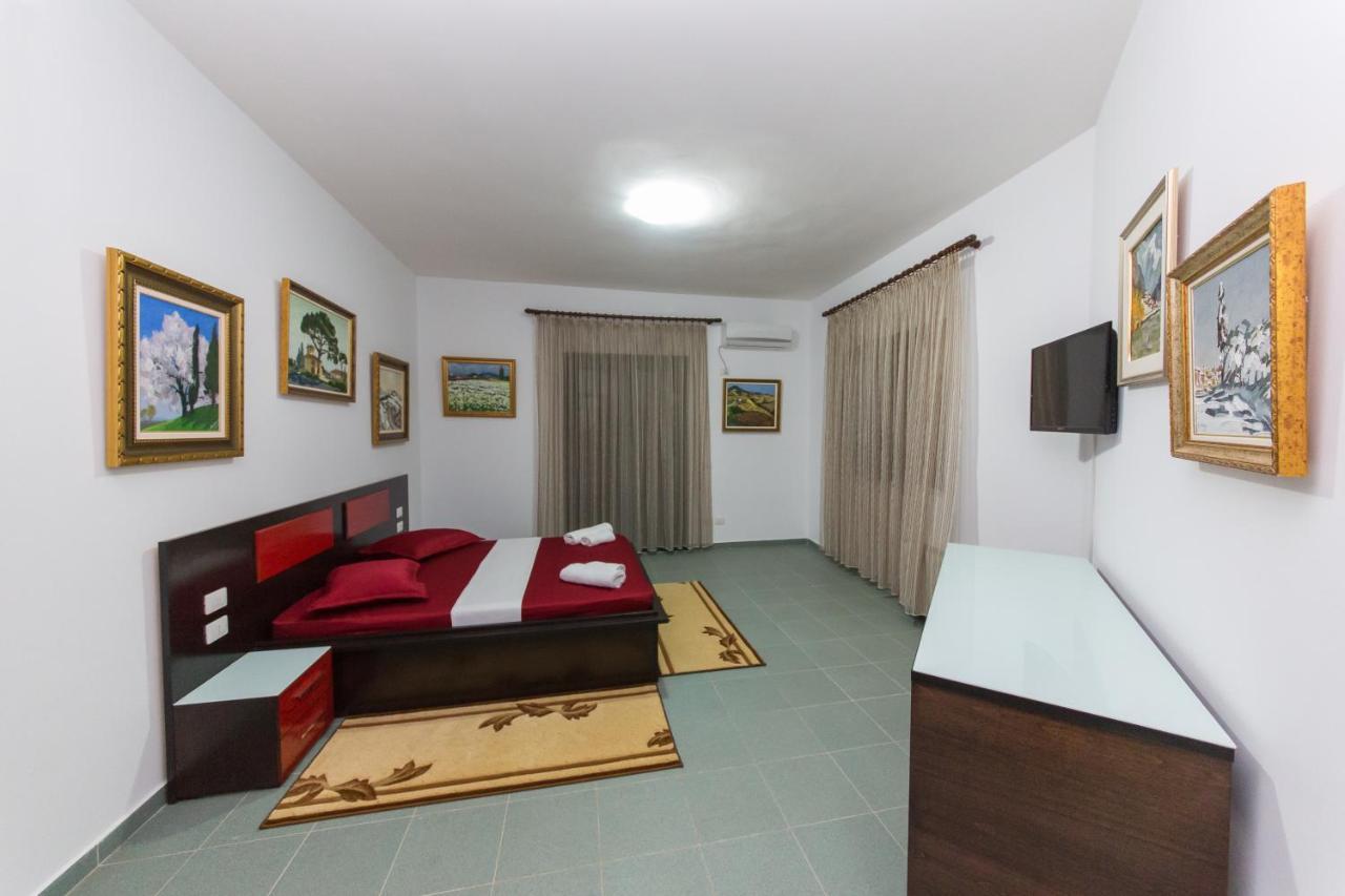 Hotel Artisti Vlore Exterior photo